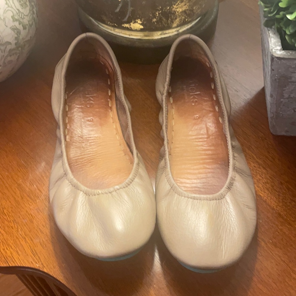 Tieks Taupe Size 9